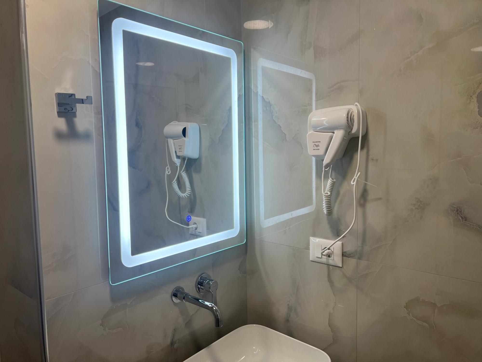Agimi Hotel Ksamil Luaran gambar